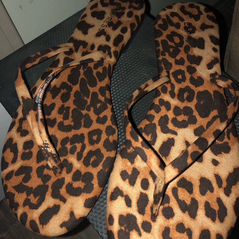 Express flip flops